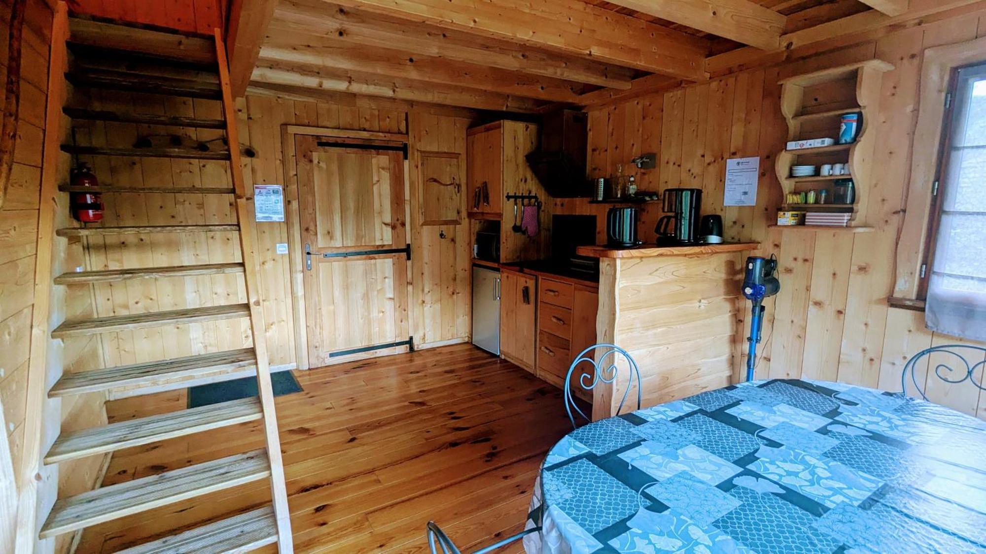 Cabanes Et Lodges Du Belvedere Serrieres-sur-Ain Exteriör bild