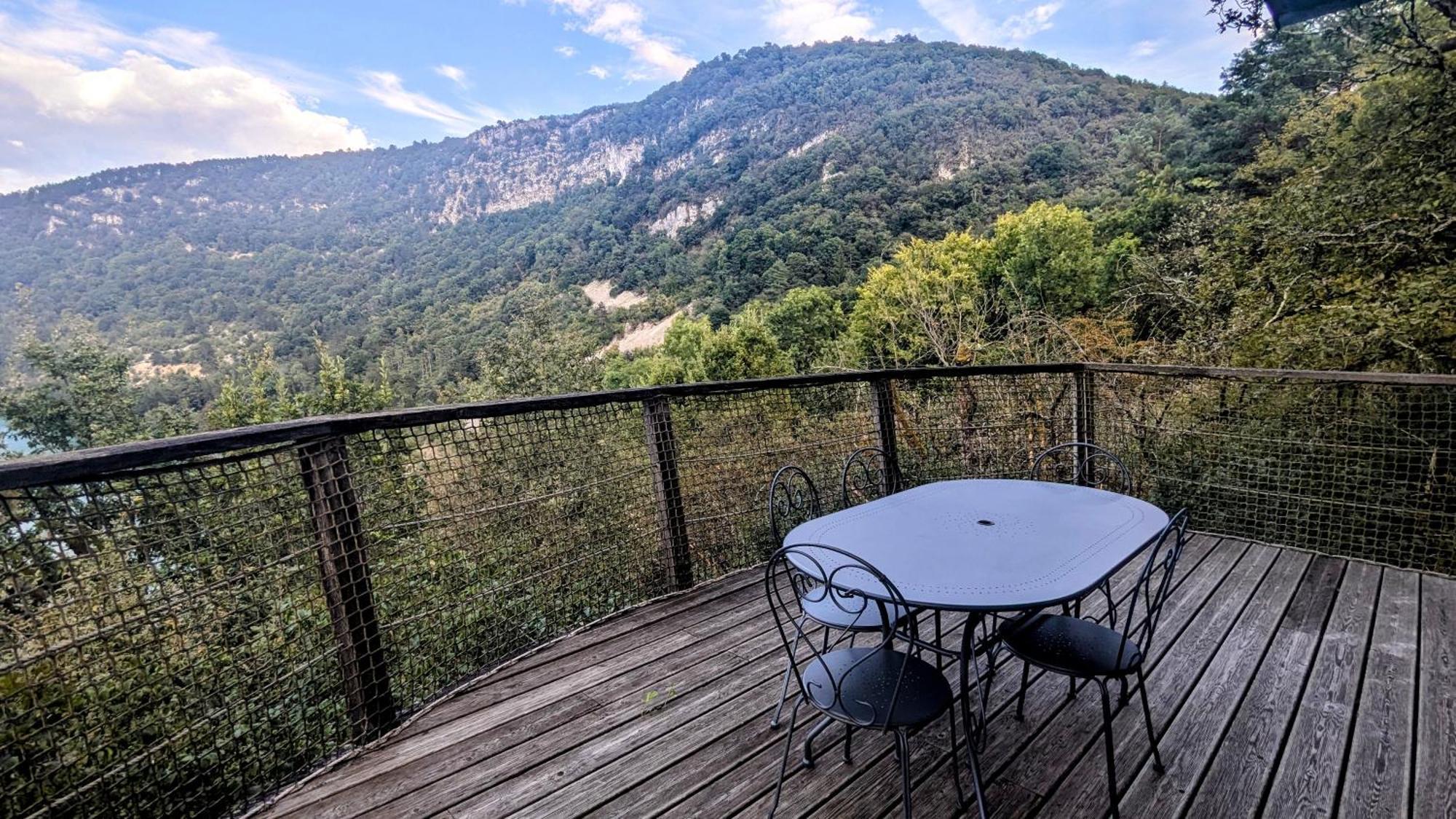 Cabanes Et Lodges Du Belvedere Serrieres-sur-Ain Exteriör bild