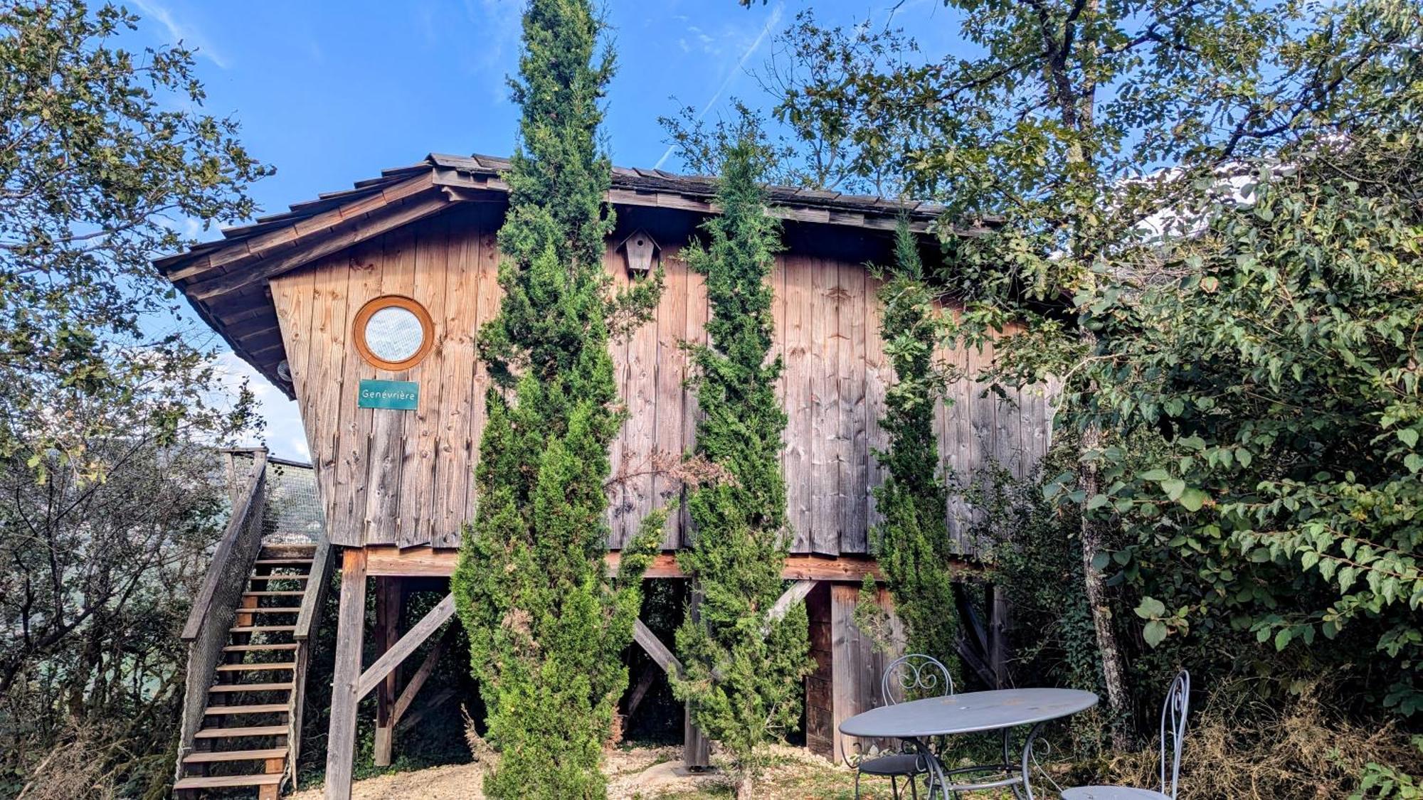 Cabanes Et Lodges Du Belvedere Serrieres-sur-Ain Exteriör bild