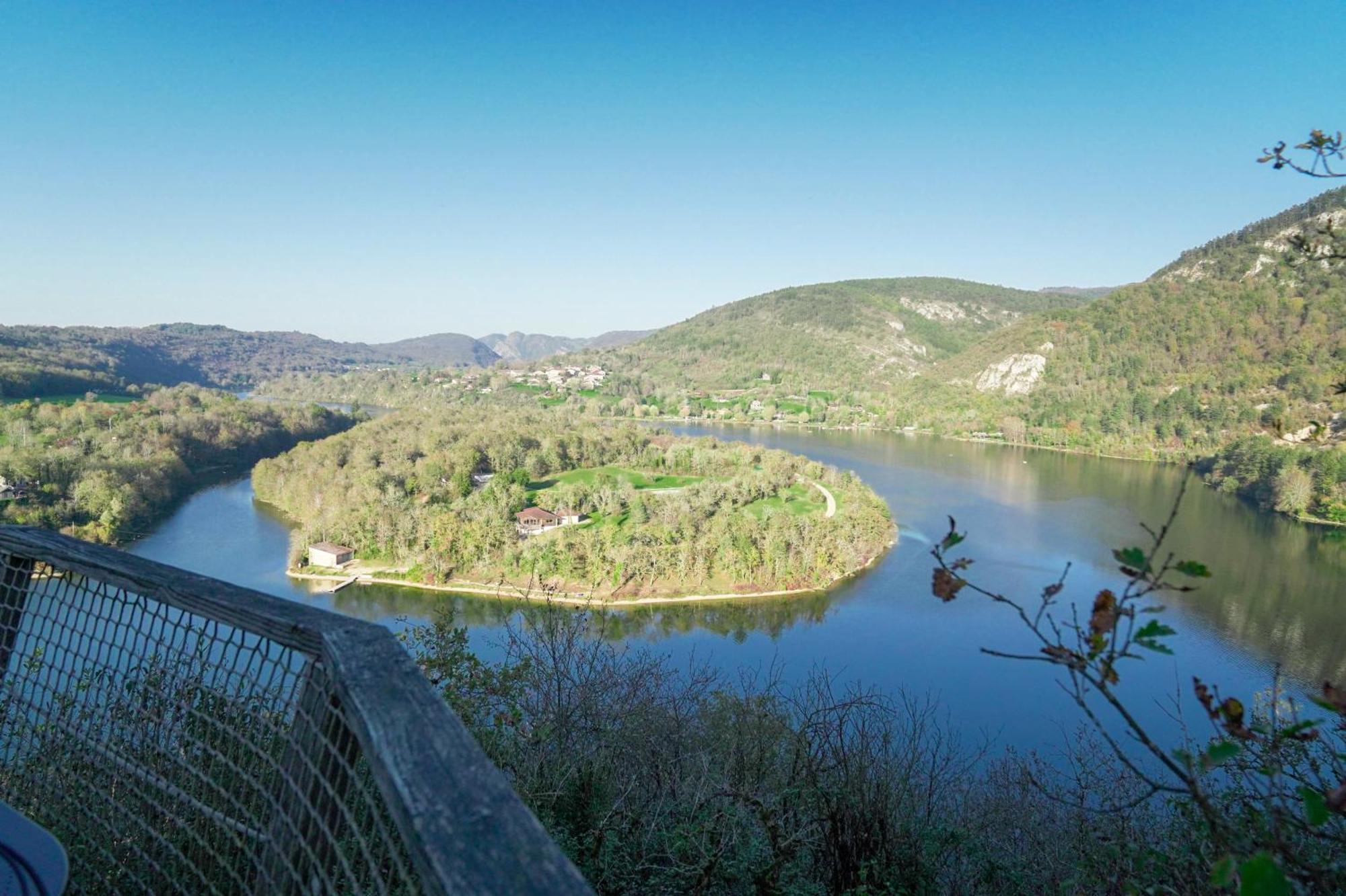 Cabanes Et Lodges Du Belvedere Serrieres-sur-Ain Exteriör bild