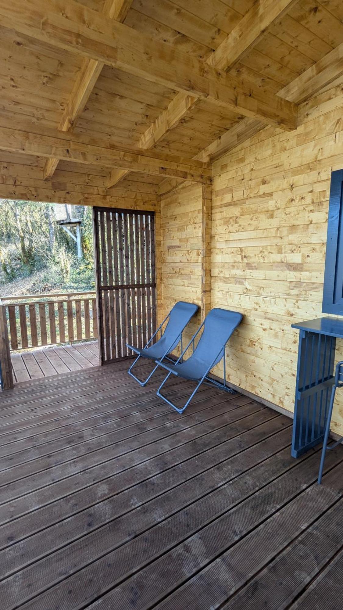 Cabanes Et Lodges Du Belvedere Serrieres-sur-Ain Exteriör bild