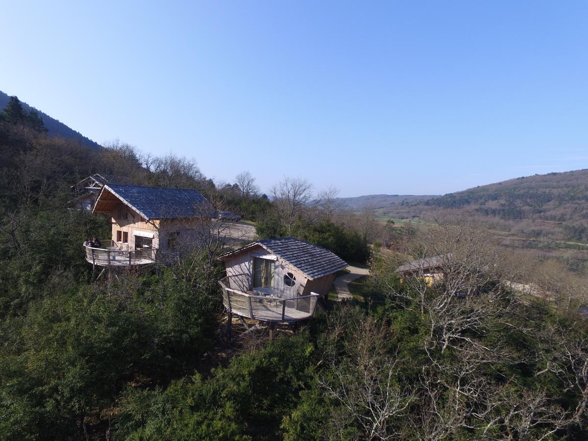 Cabanes Et Lodges Du Belvedere Serrieres-sur-Ain Exteriör bild